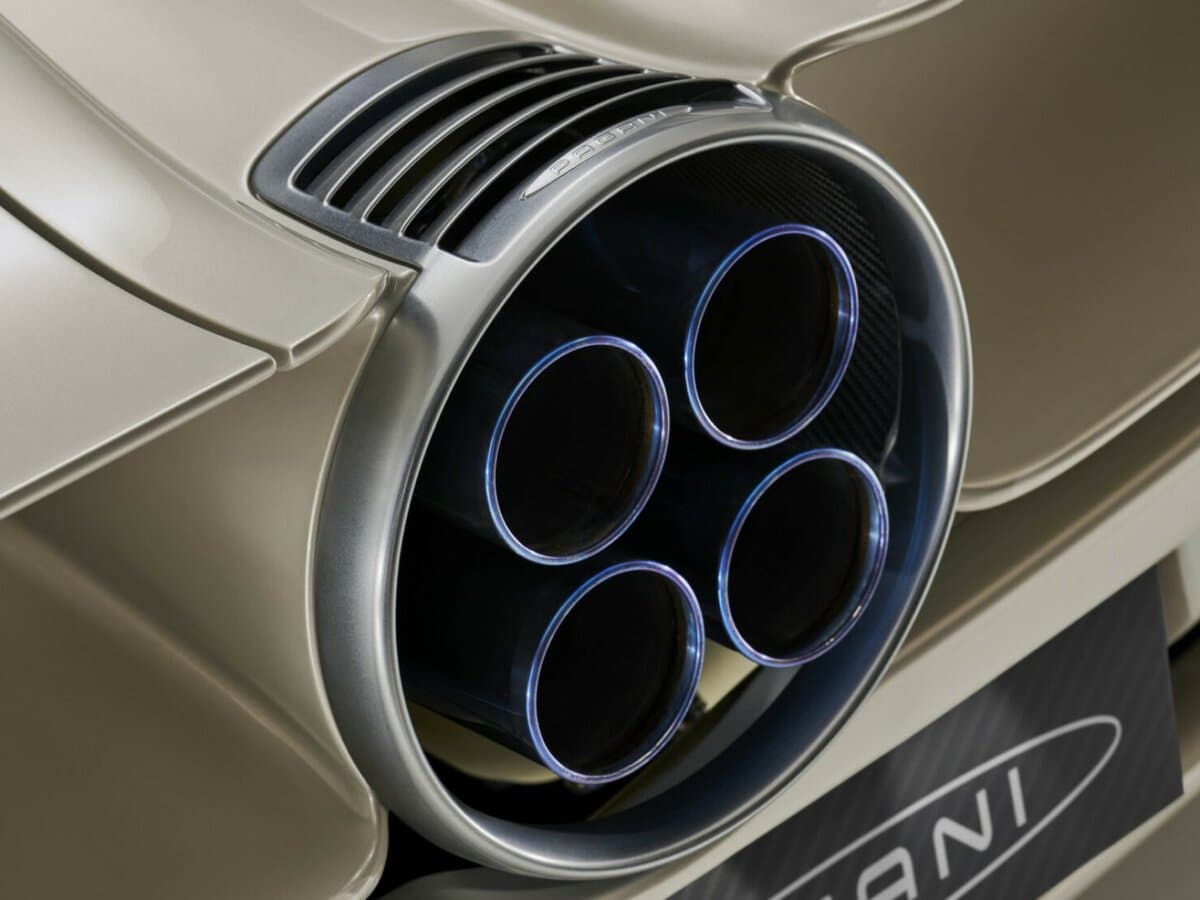 Pagani Utopia 2022 – indiyədək — Salon, öndən