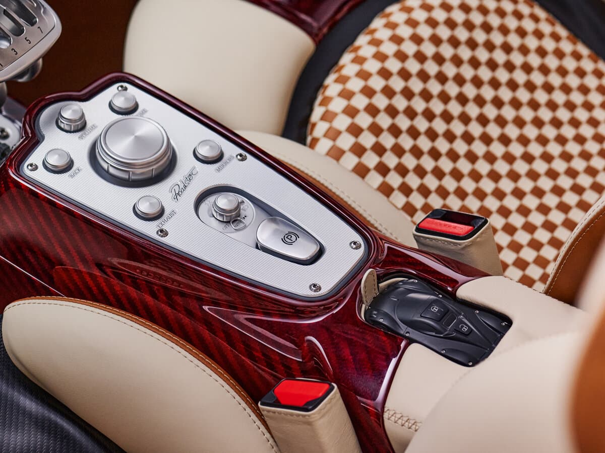 Pagani Utopia 2022 – indiyədək — Salon, öndən