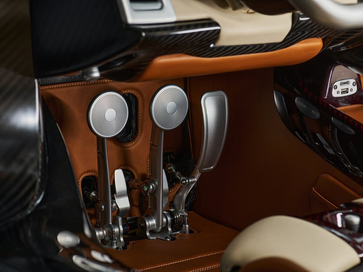 Pagani Utopia 2022 – indiyədək — Salon, arxadan