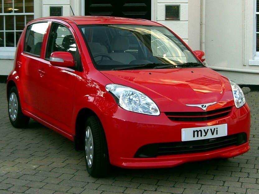 Perodua MyVi 2005 – 2011 — öndən görünüş