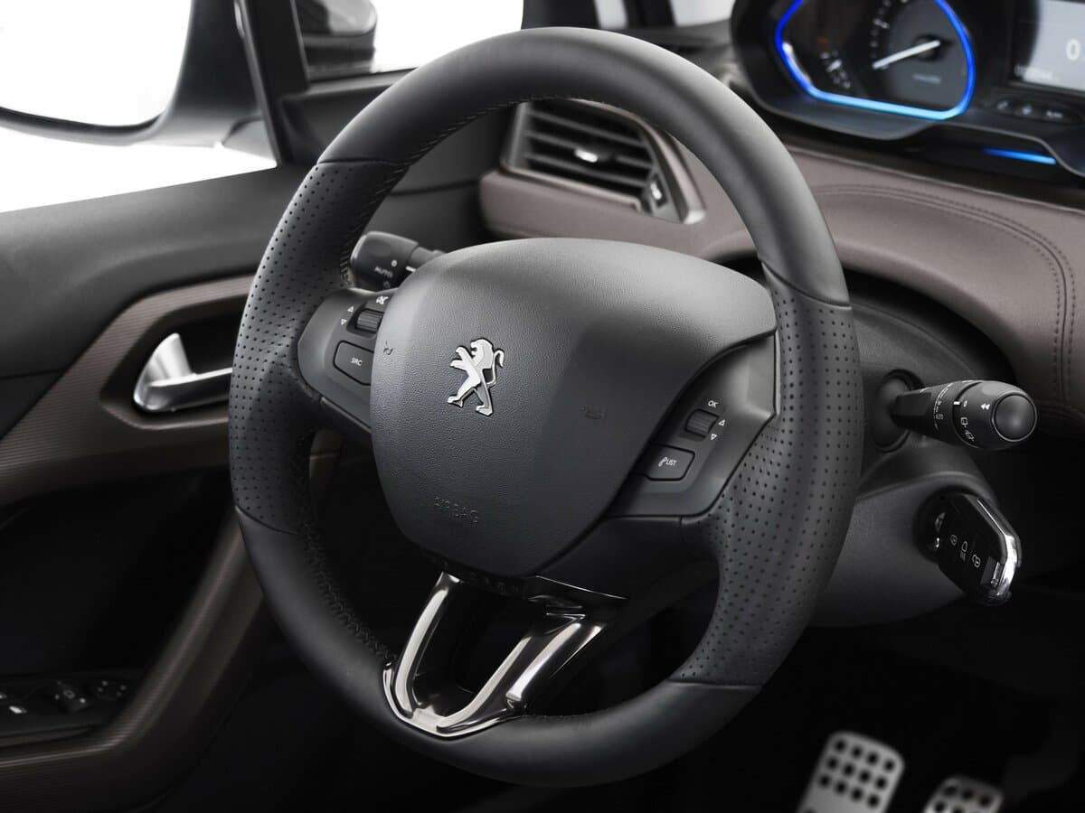 Peugeot 2008 I — Sükan