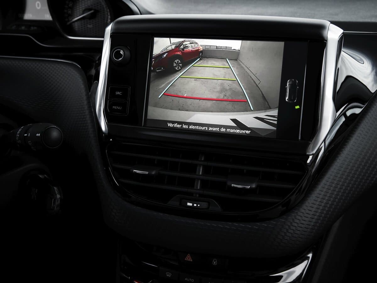 Peugeot 2008 I Restayling — Salon, öndən
