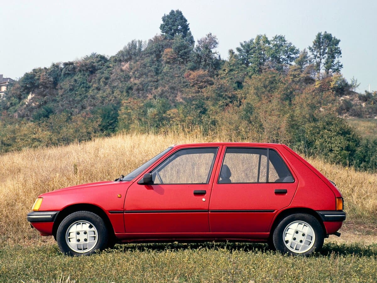 Peugeot 205 1983 – 1998 — Yandan