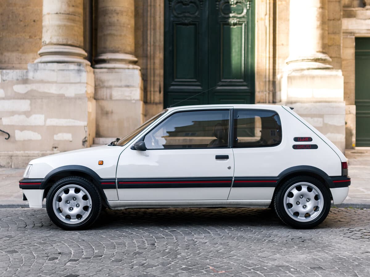 Peugeot 205 GTi 1984 – 1998 — Yandan