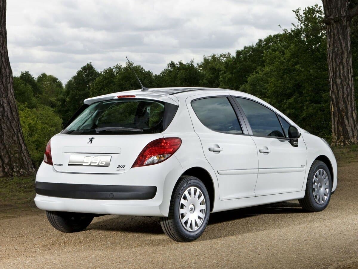Peugeot 207 I Restayling — 3/4 arxadan
