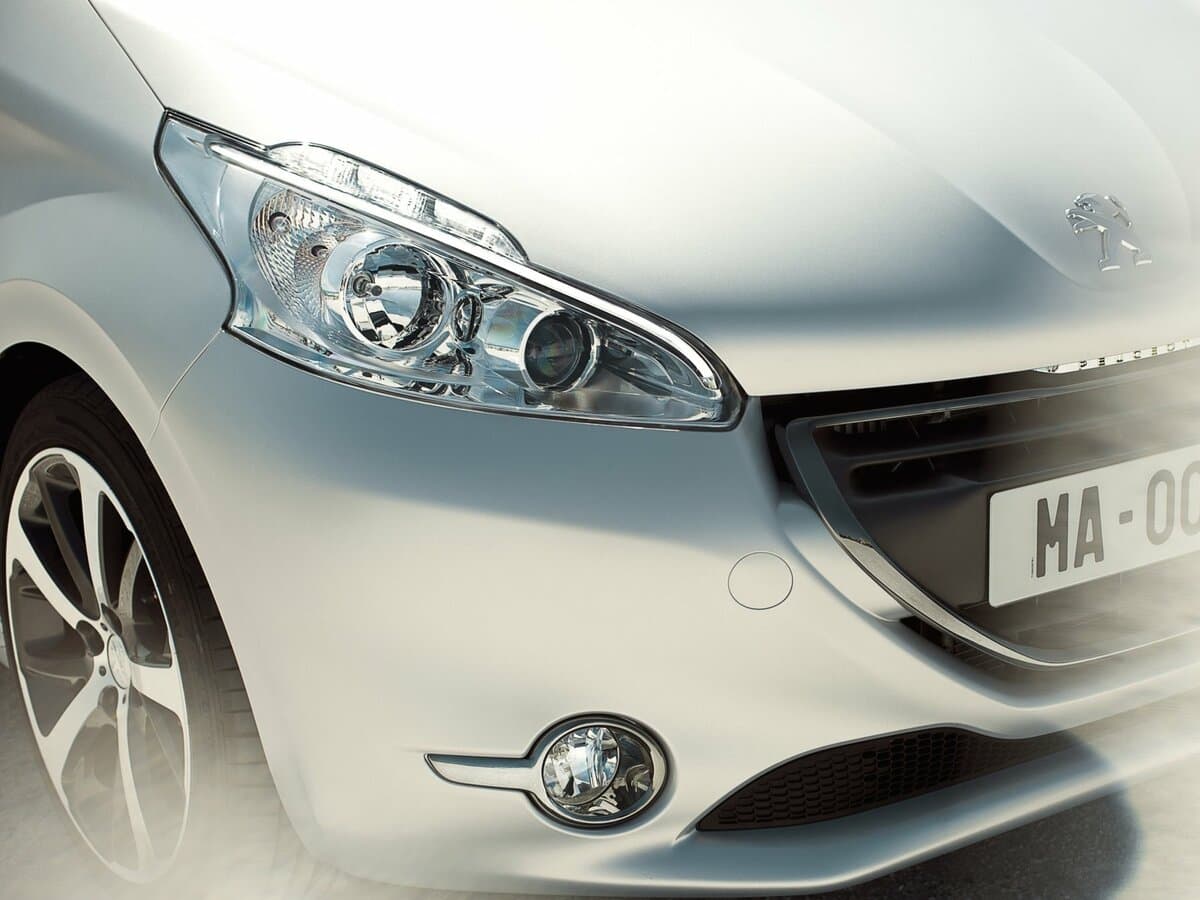 Peugeot 208 I — Fara