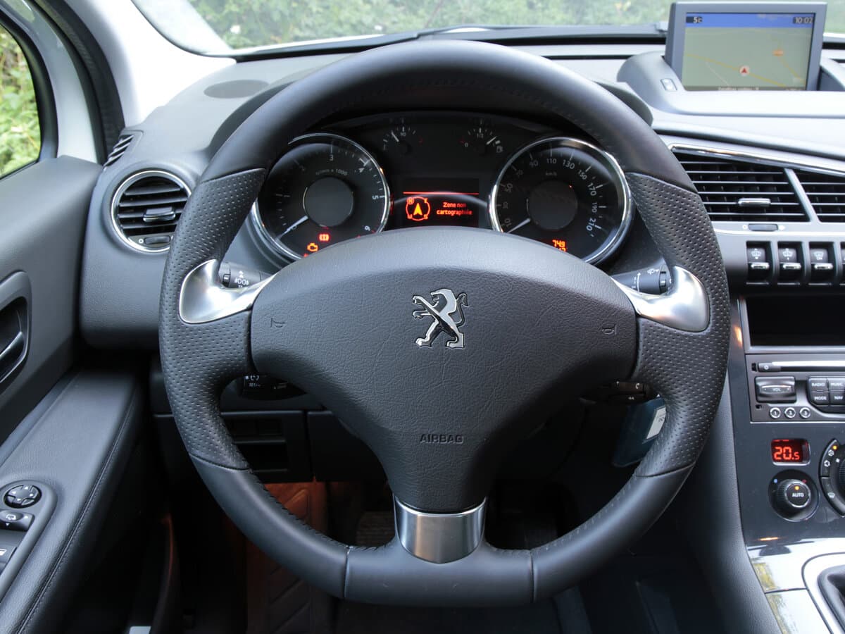 Peugeot 3008 I Restayling — Sükan