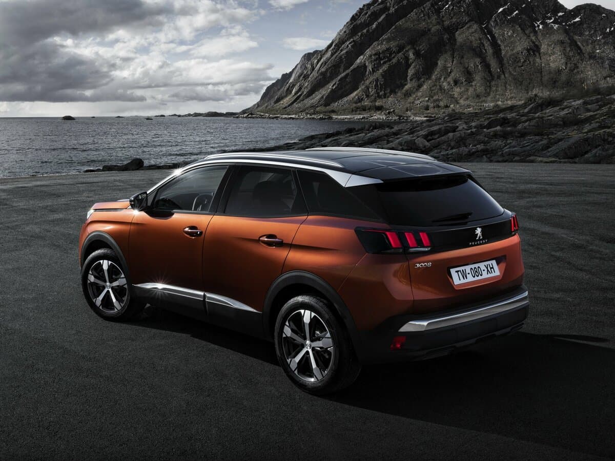 Peugeot 3008 II — 3/4 arxadan