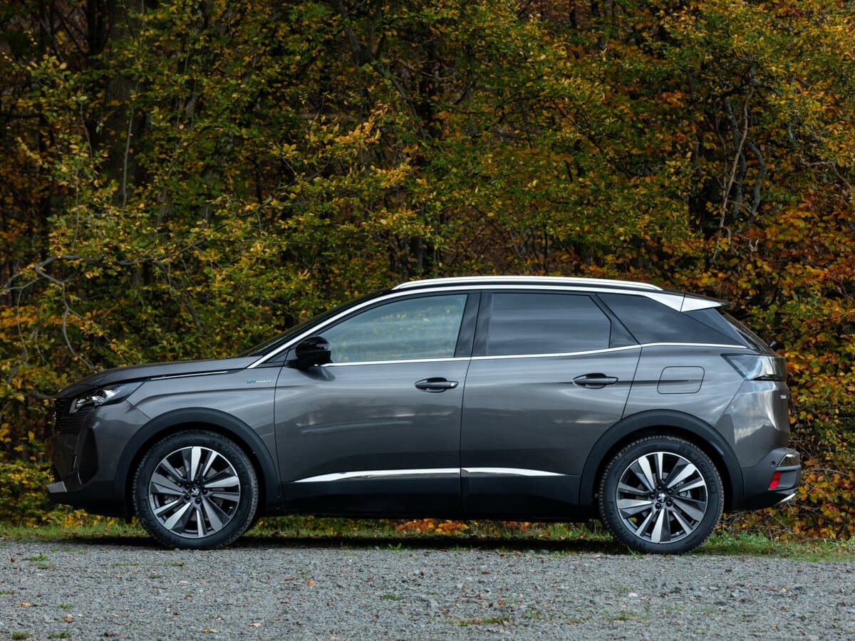 Peugeot 3008 II Restayling — Yandan