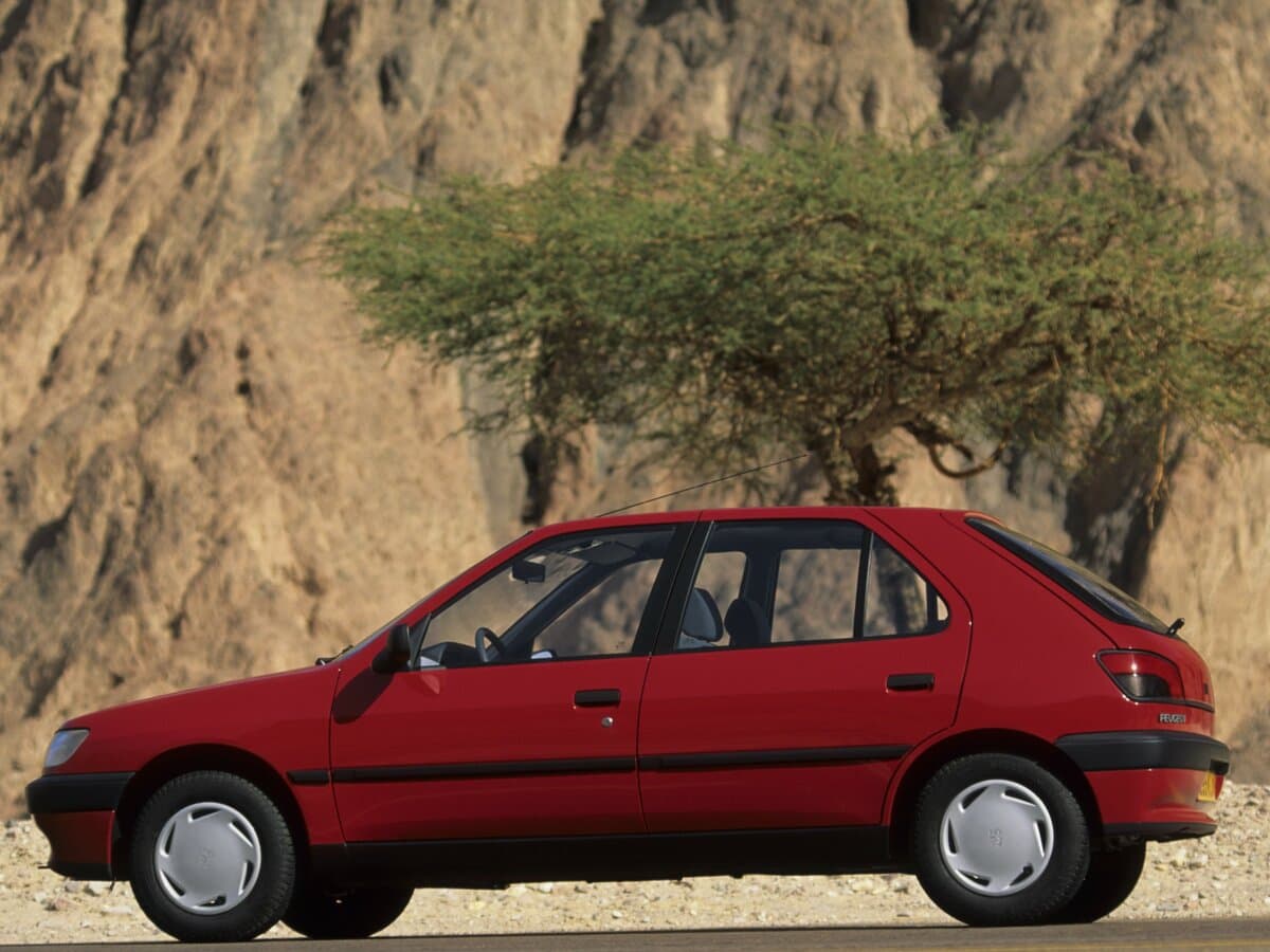 Peugeot 306 1993 – 2002 — Yandan