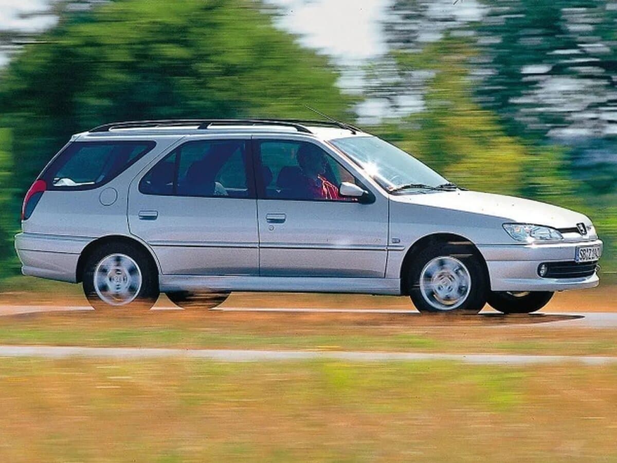 Peugeot 306 1993 – 2002 — Yandan