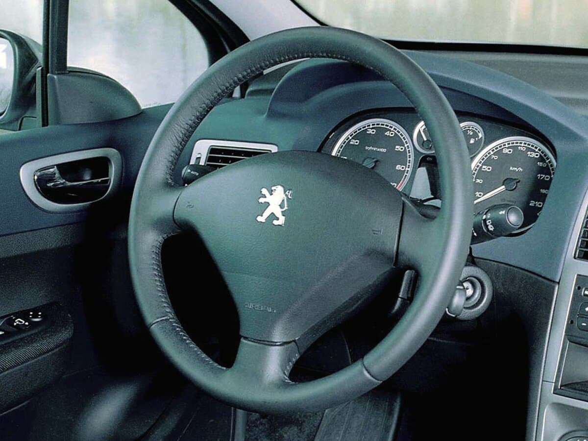Peugeot 307 I — Sükan