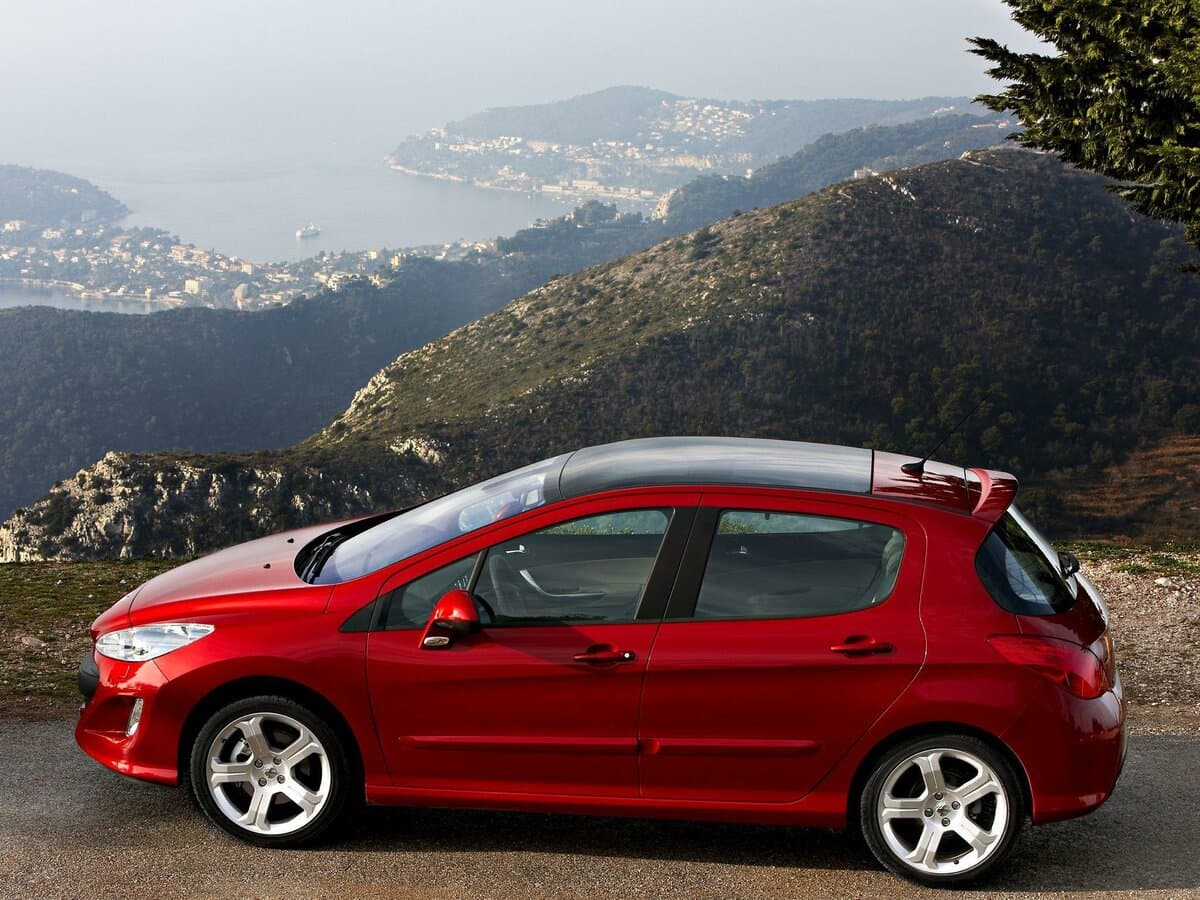Peugeot 308 I — Yandan