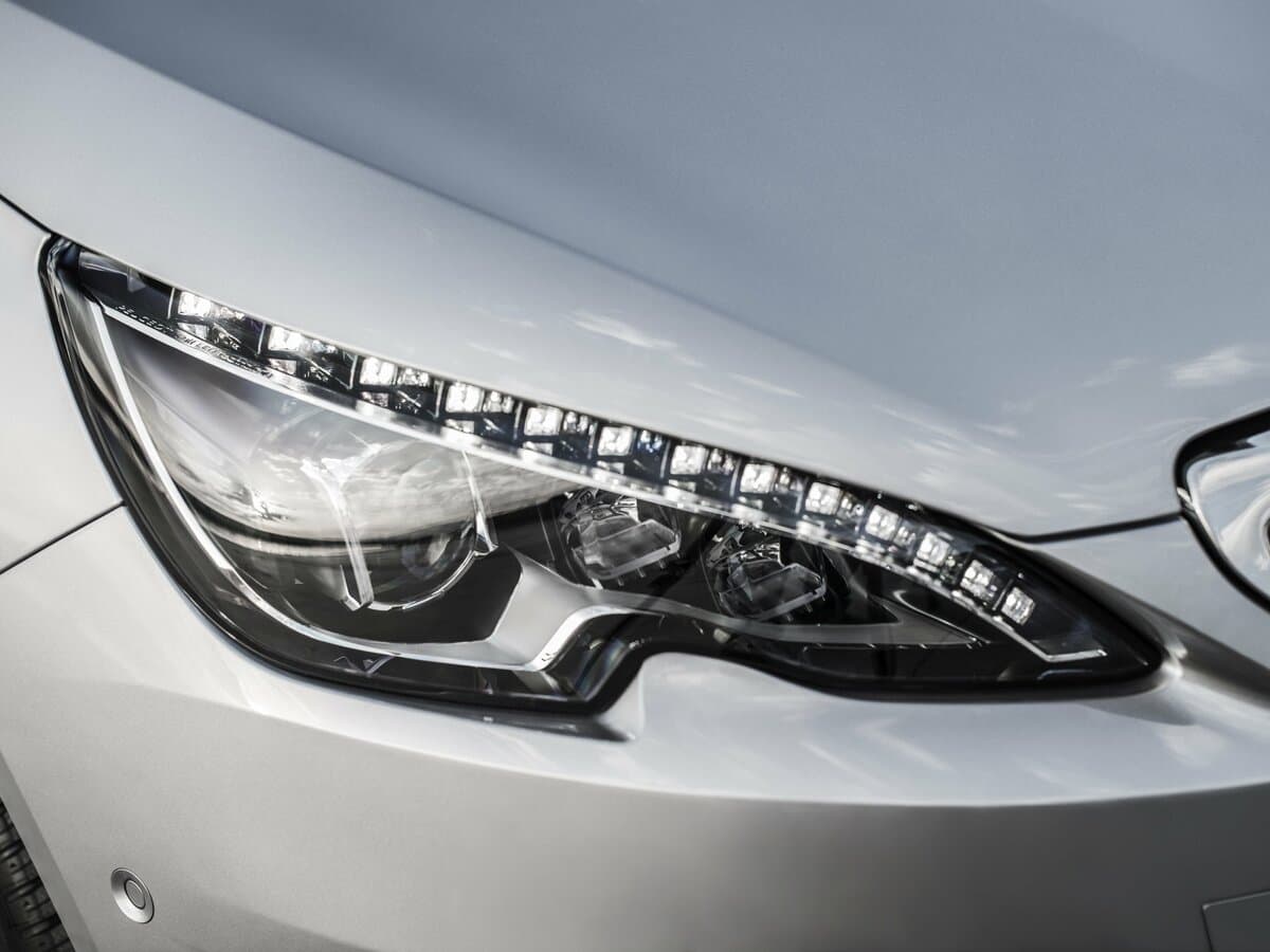 Peugeot 308 II — Fara