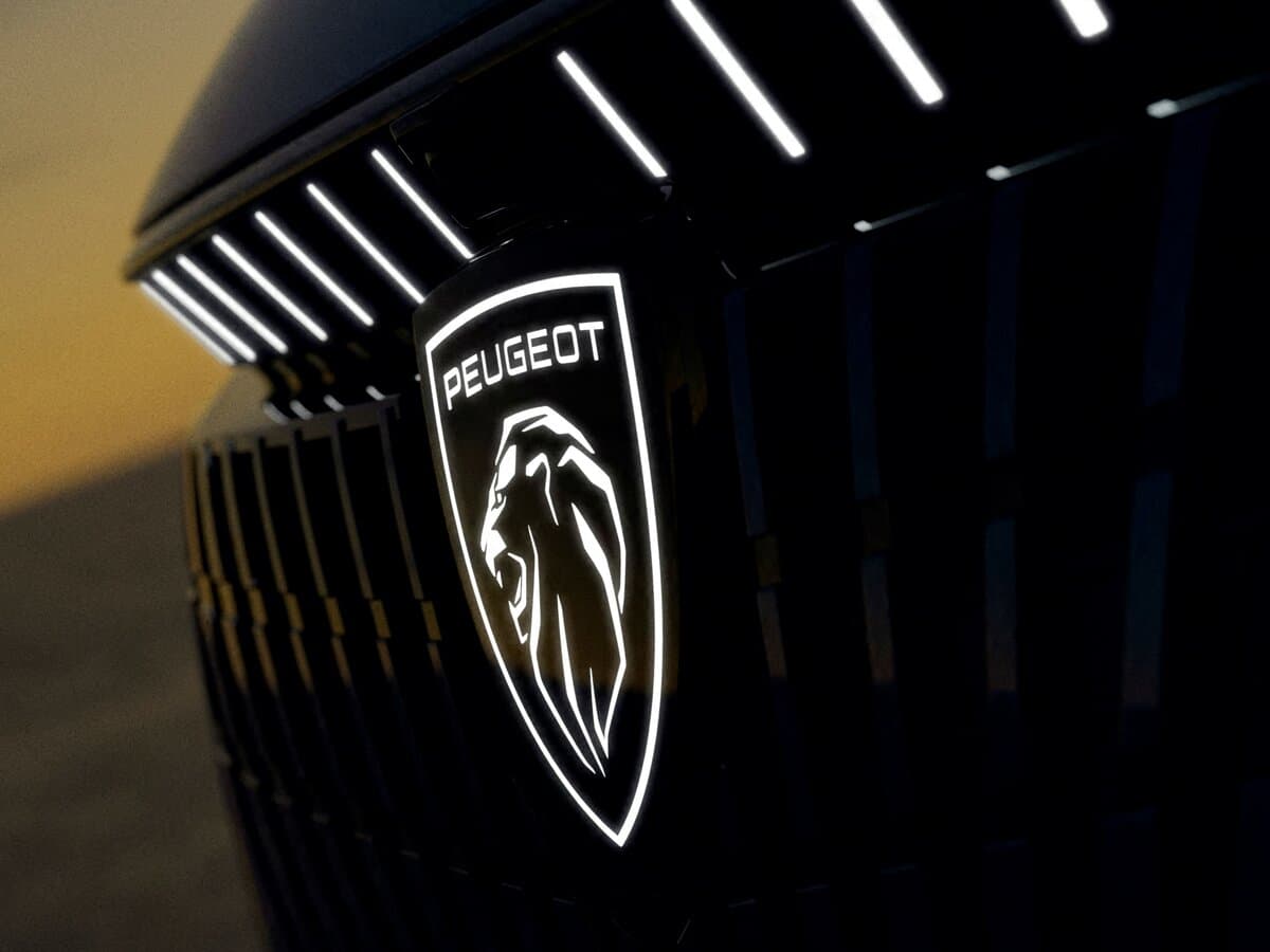 Peugeot 308 III Restayling — Salon, arxadan