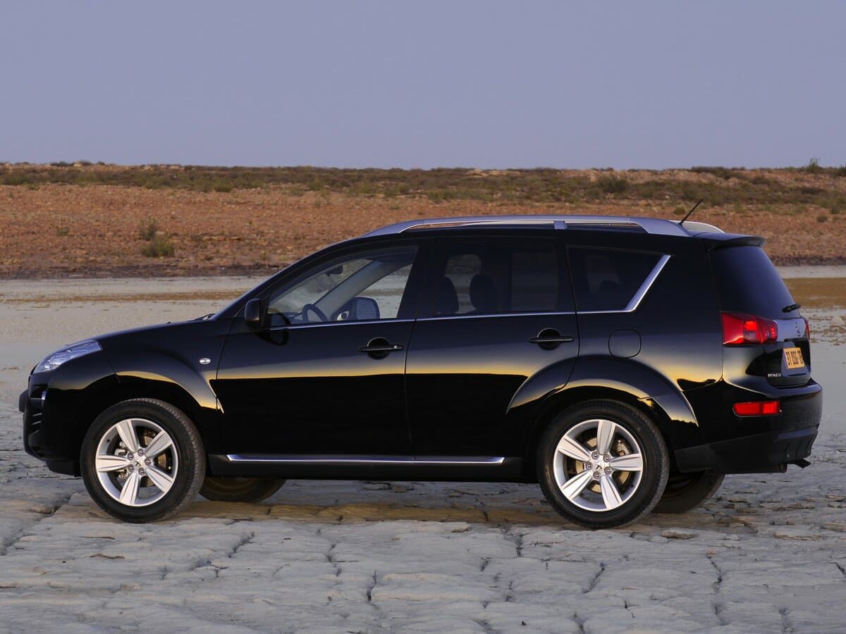 Peugeot 4007 2007 – 2012 — Yandan