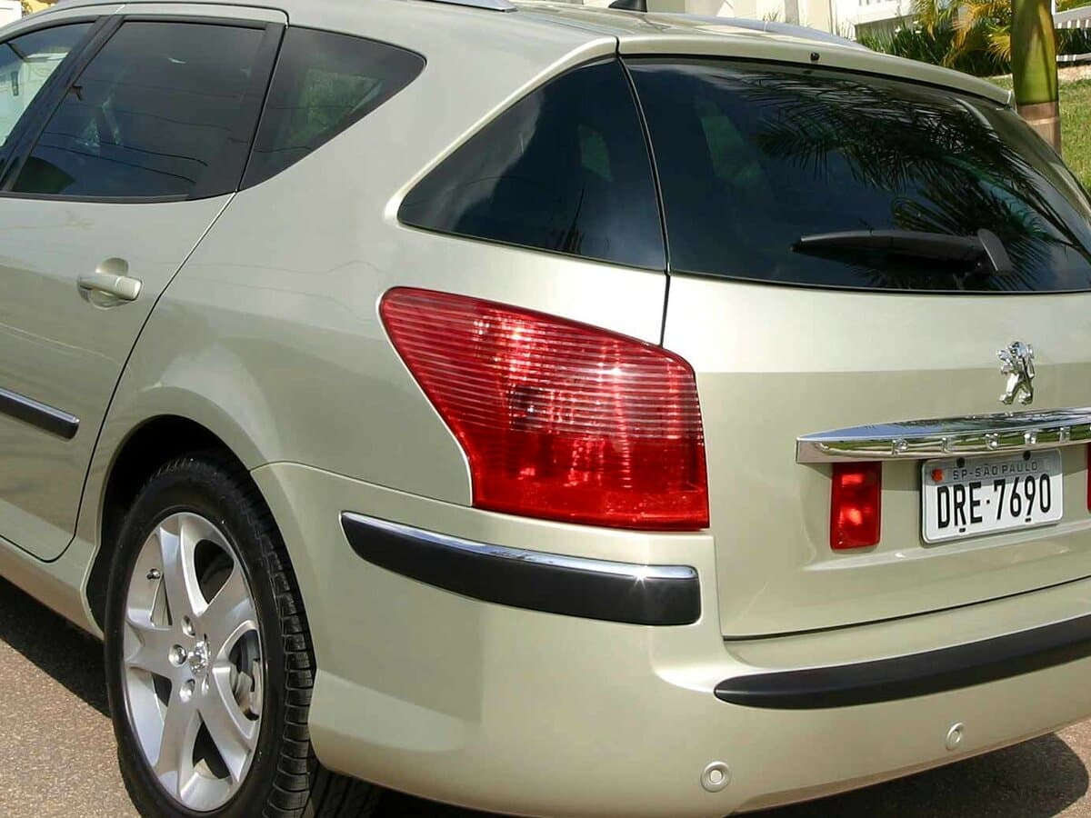 Peugeot 407 2004 – 2011 — Detal