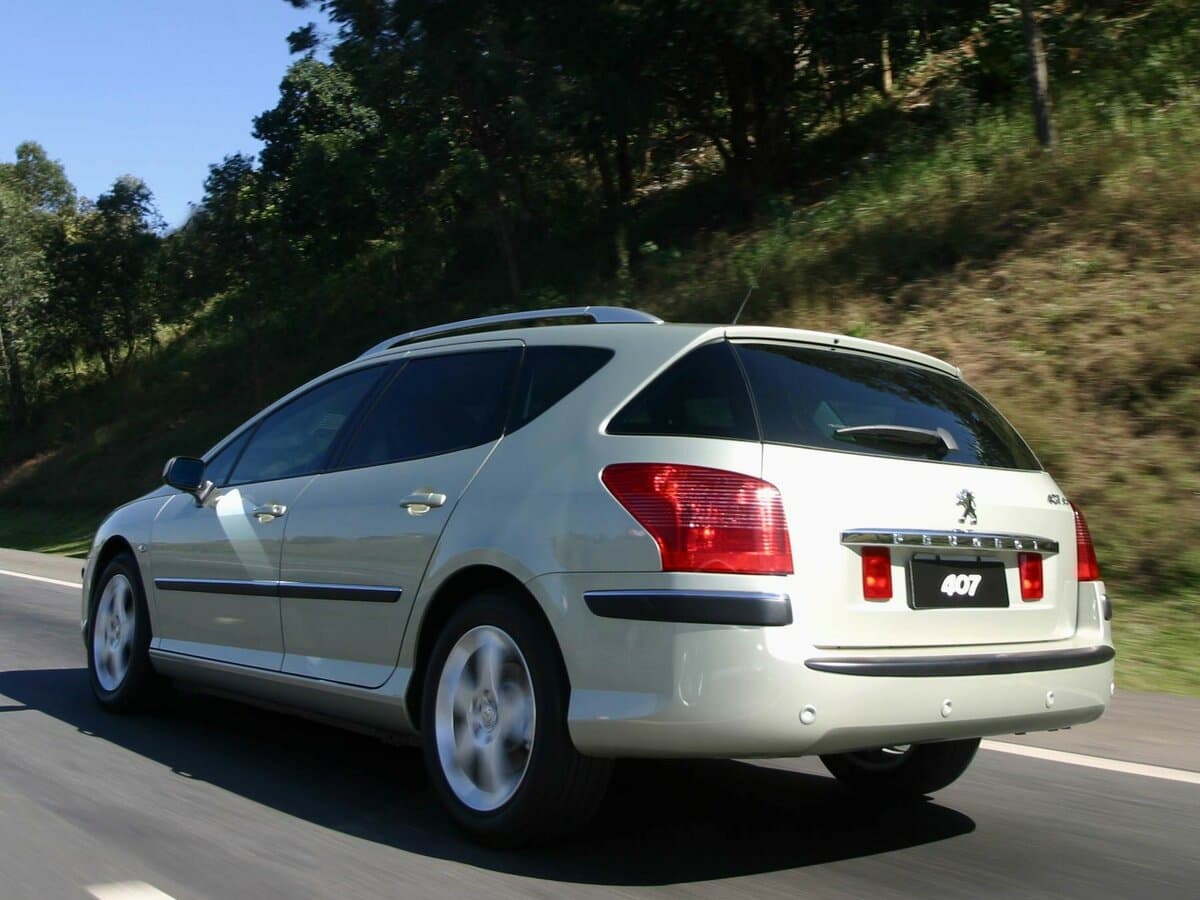 Peugeot 407 2004 – 2011 — 3/4 arxadan