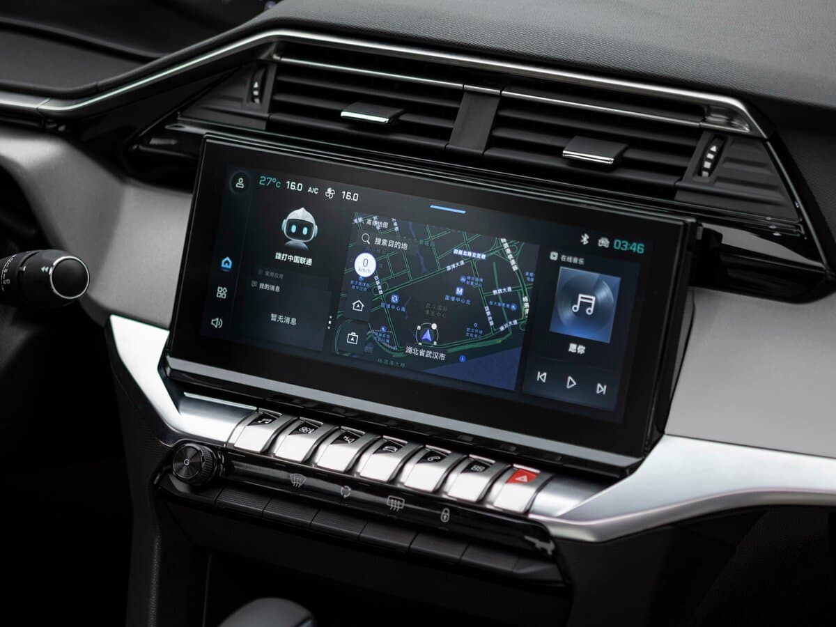 Peugeot 408 II Restayling 2 — Salon, öndən