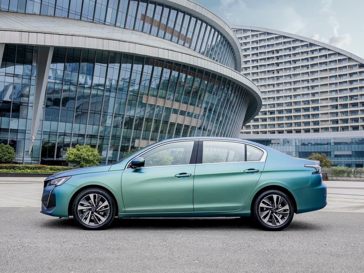 Peugeot 408 II Restayling 2 — Yandan