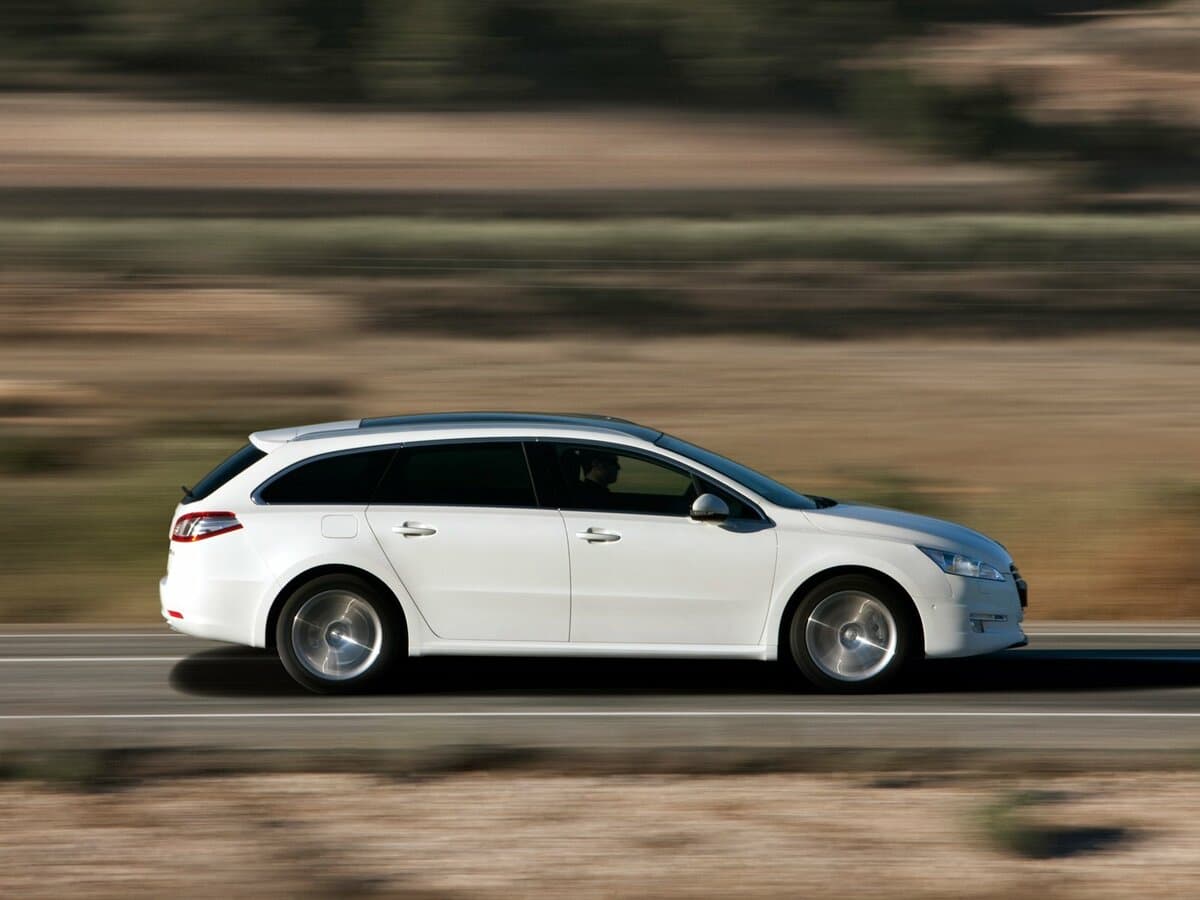 Peugeot 508 I — Yandan