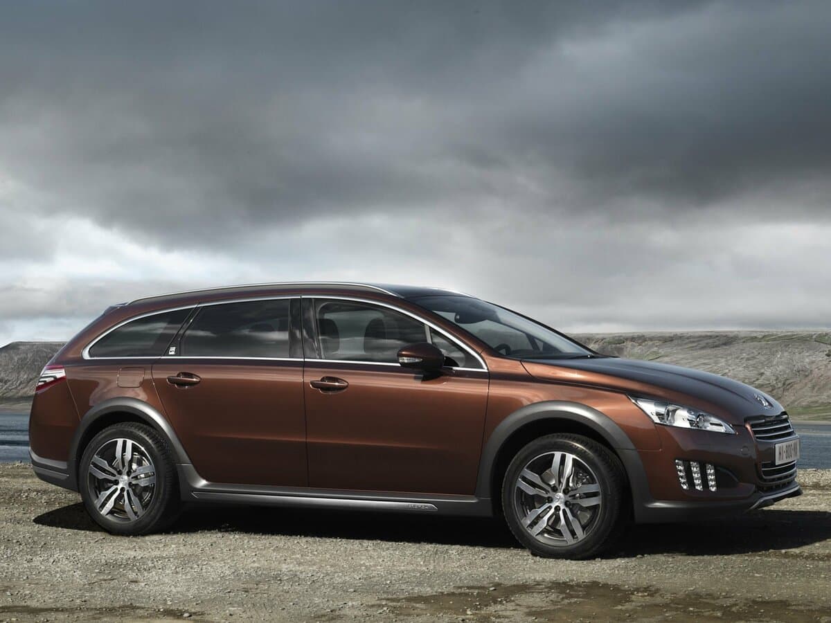 Peugeot 508 I — Yandan