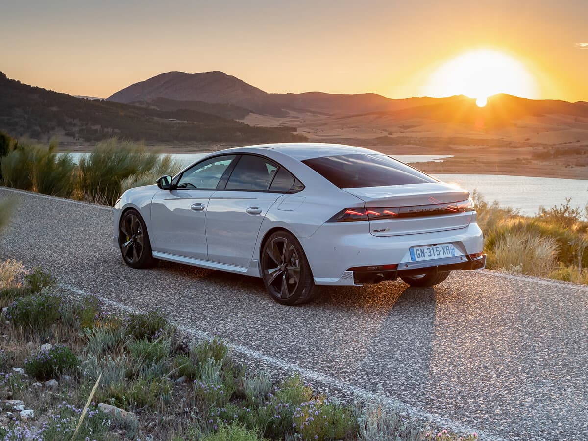 Peugeot 508 II Restayling — 3/4 arxadan
