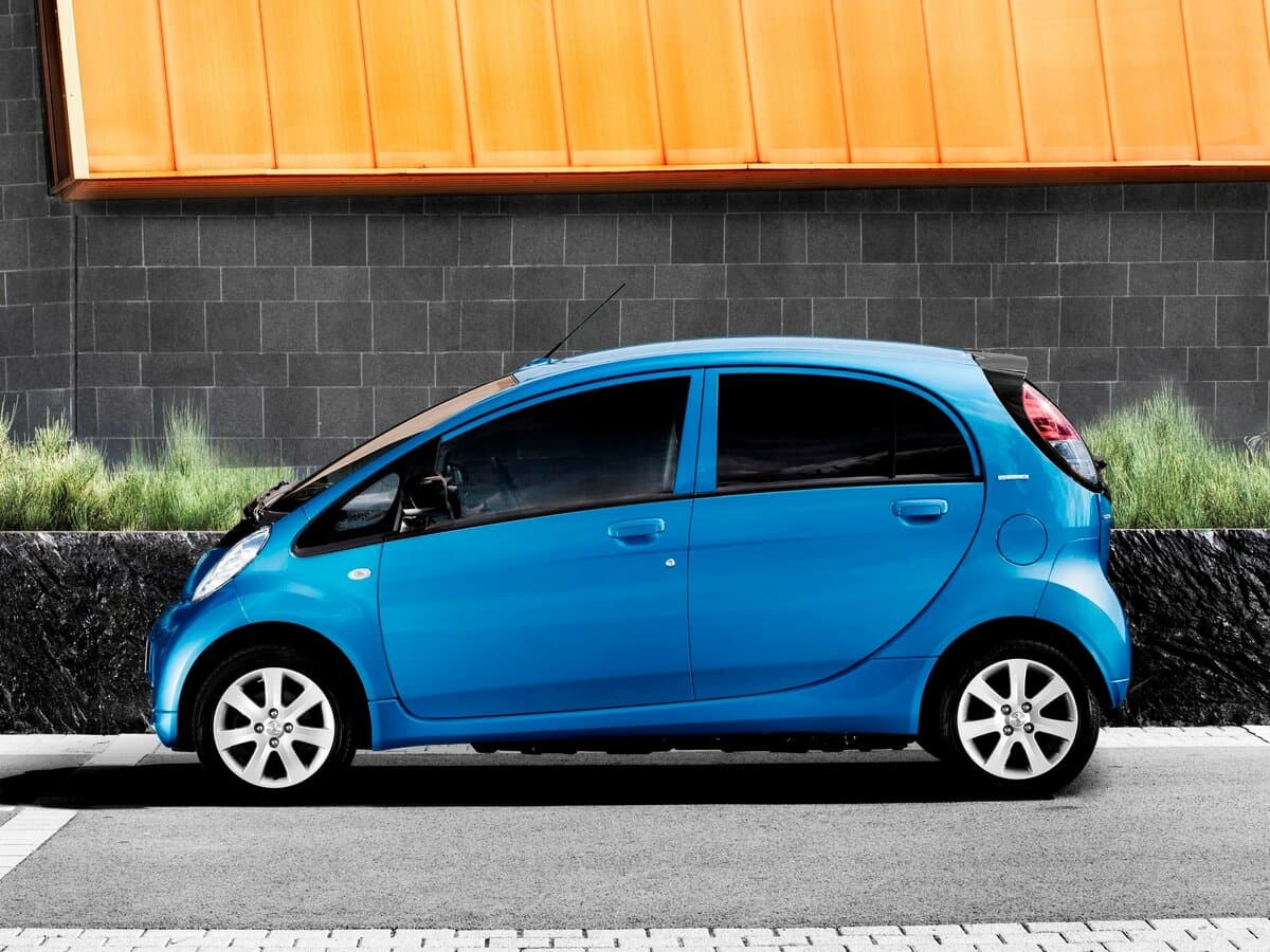 Peugeot iOn 2010 – 2020 — Yandan
