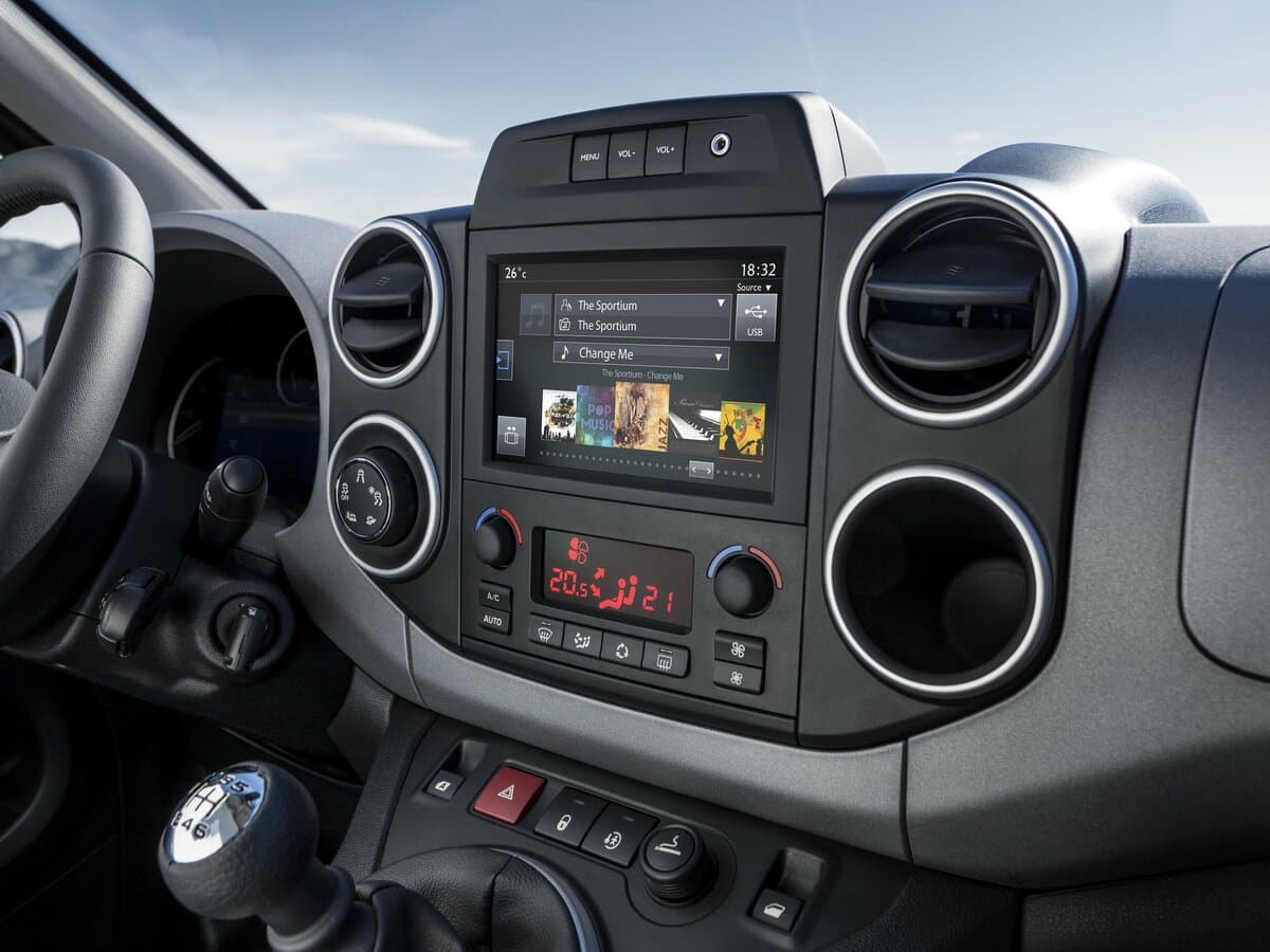 Peugeot Partner II Restayling 2 — Salon, öndən