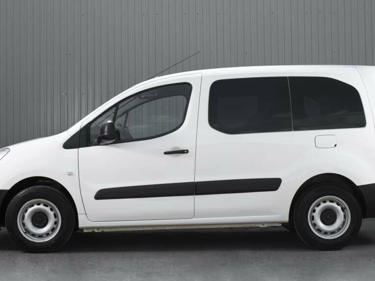 Peugeot Partner II Restayling 2 — Yandan