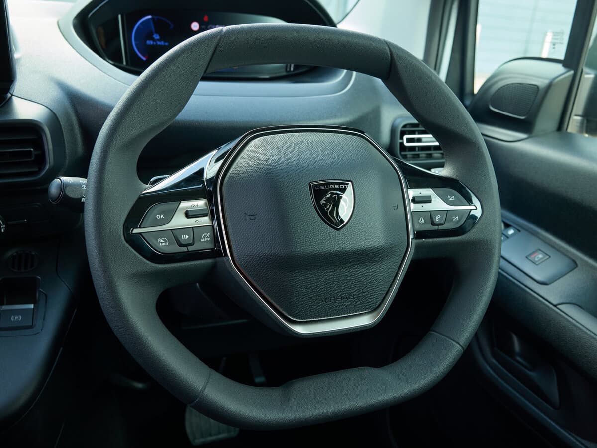 Peugeot Partner III Restayling — Sükan