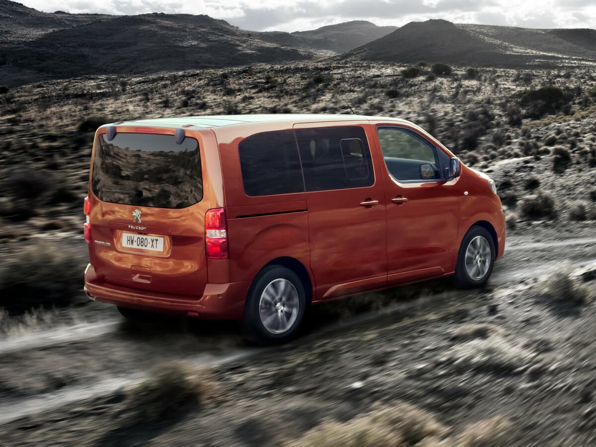 Peugeot Traveller I — 3/4 arxadan