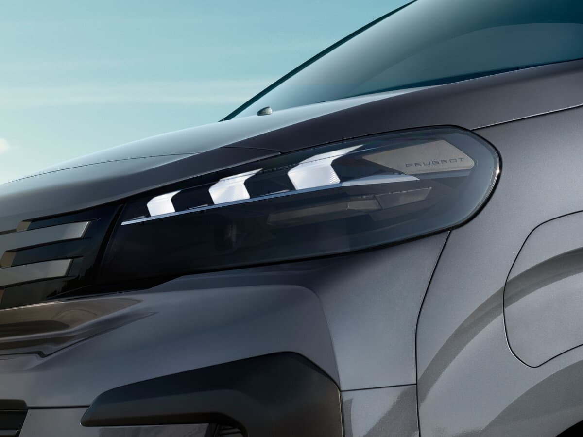 Peugeot Traveller I Restayling — Fara