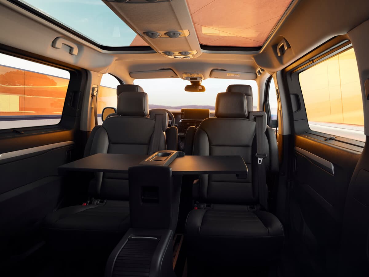 Peugeot Traveller I Restayling — Salon, öndən