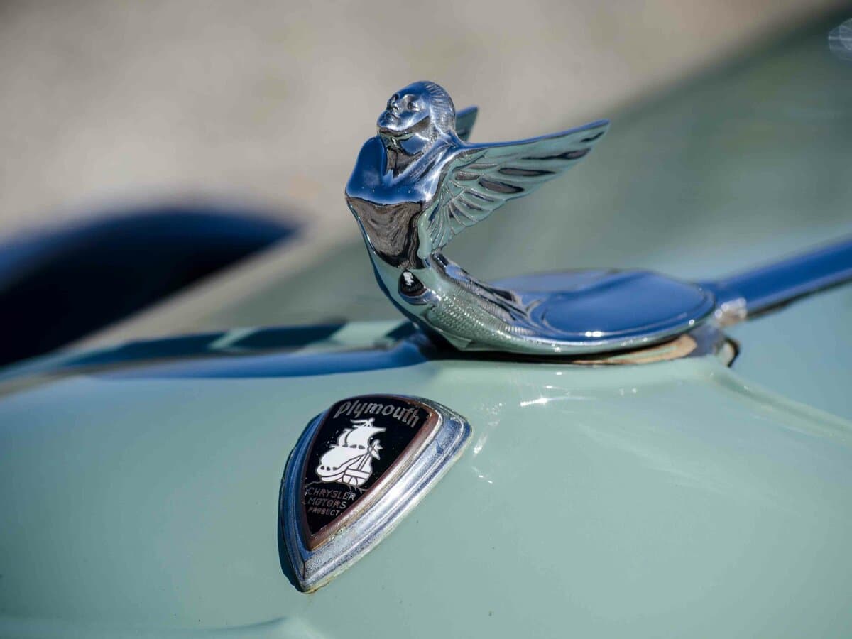 Plymouth De Luxe I — Salon, öndən