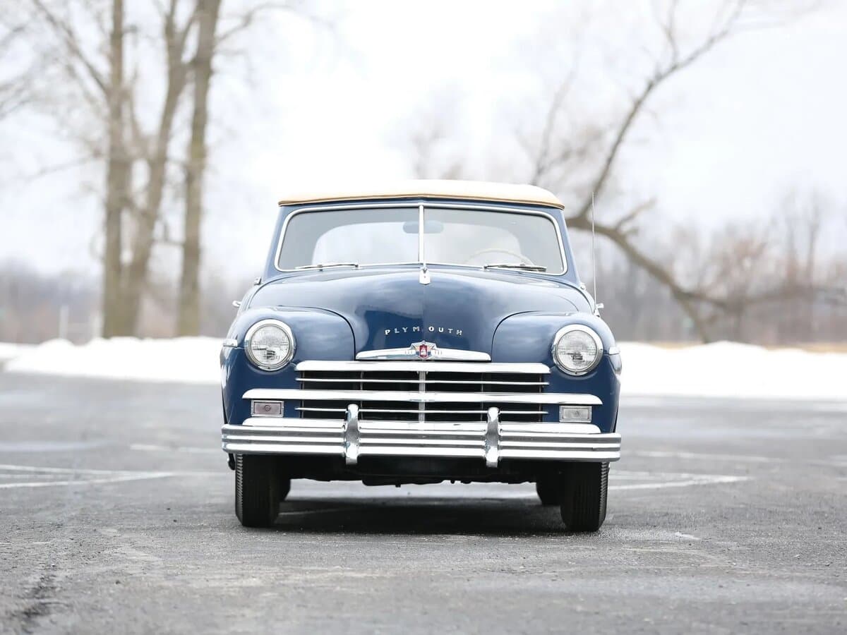 Plymouth De Luxe II — Öndən