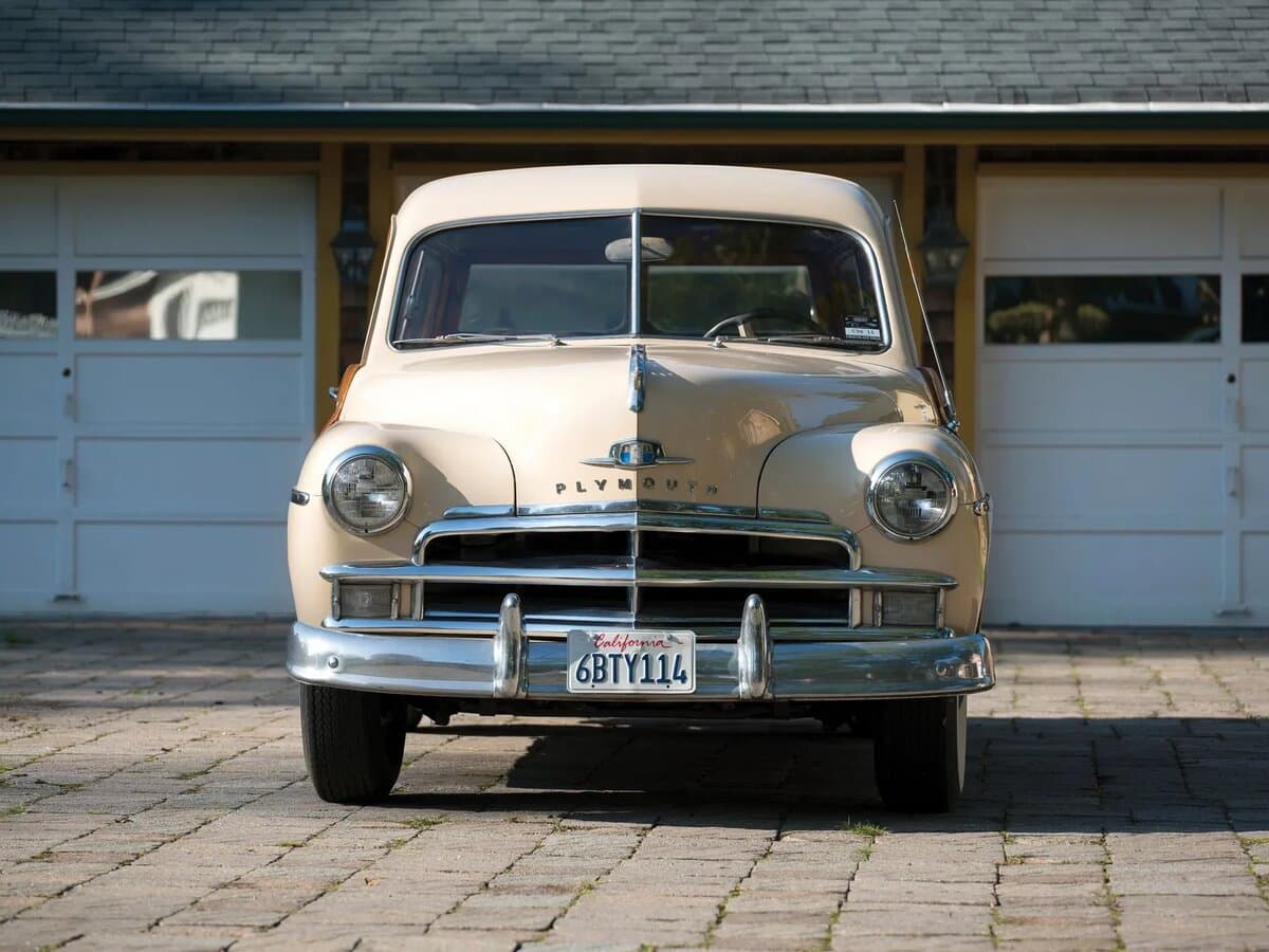 Plymouth De Luxe II — Öndən