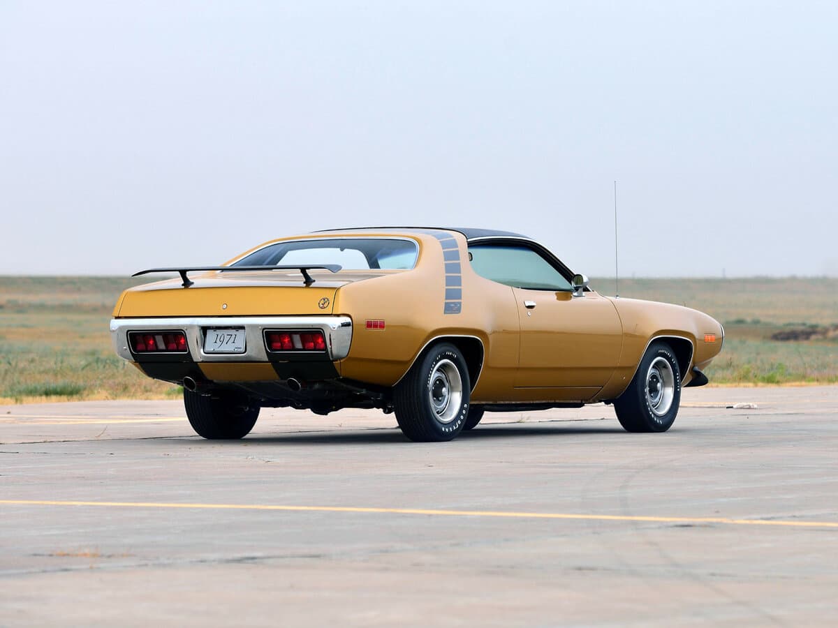 Plymouth Road Runner II — 3/4 arxadan