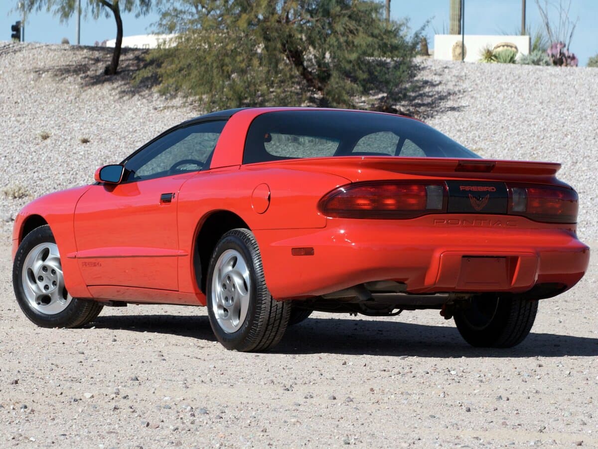 Pontiac Firebird IV — 3/4 arxadan
