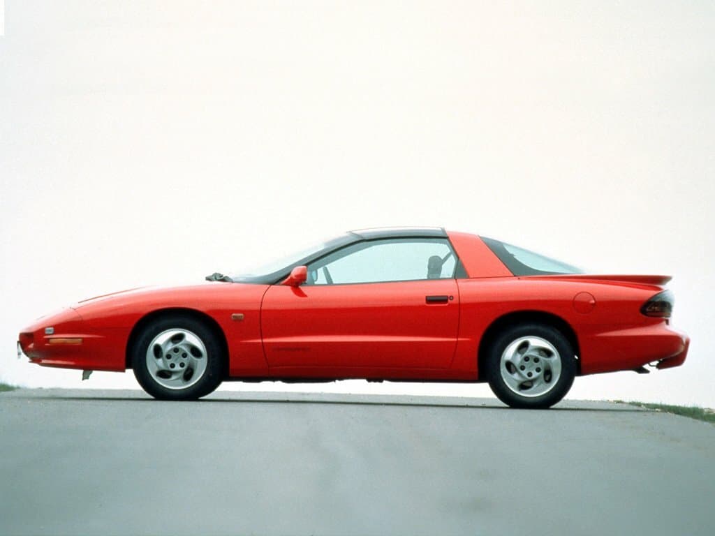 Pontiac Firebird IV — Yandan