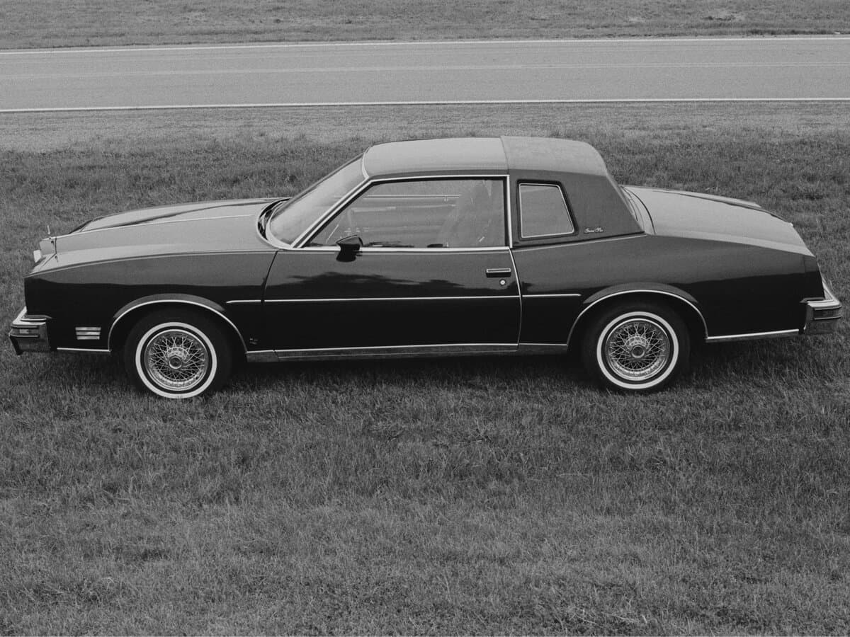 Pontiac Grand Prix IV — Yandan