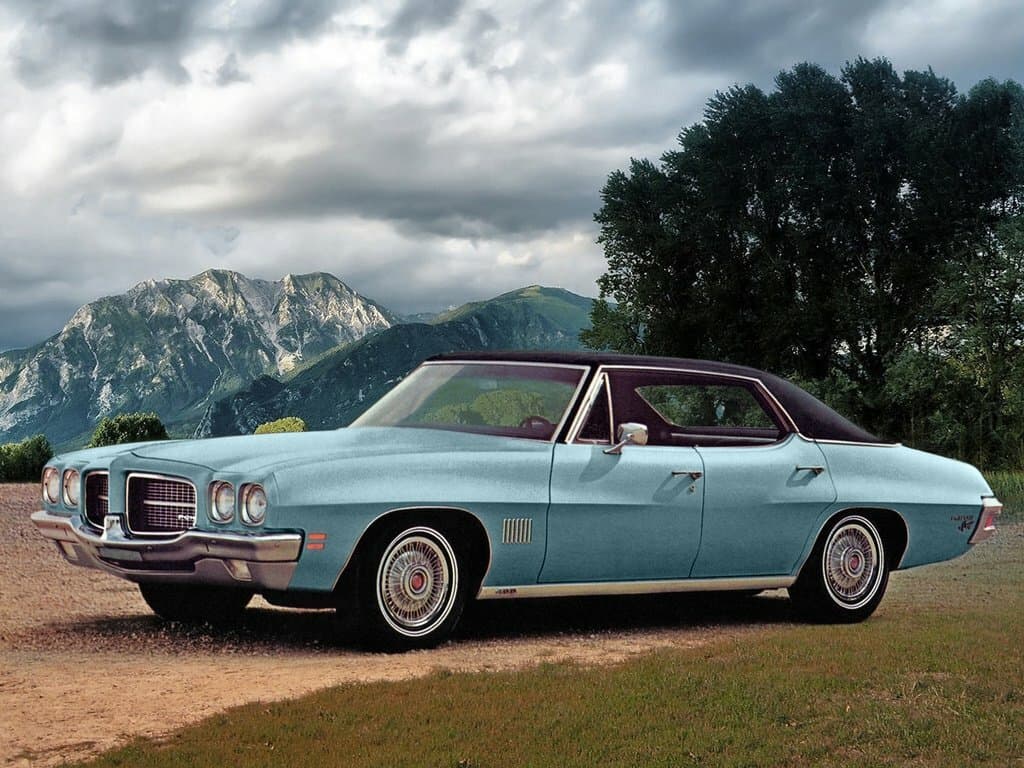 Pontiac LeMans III — Yandan