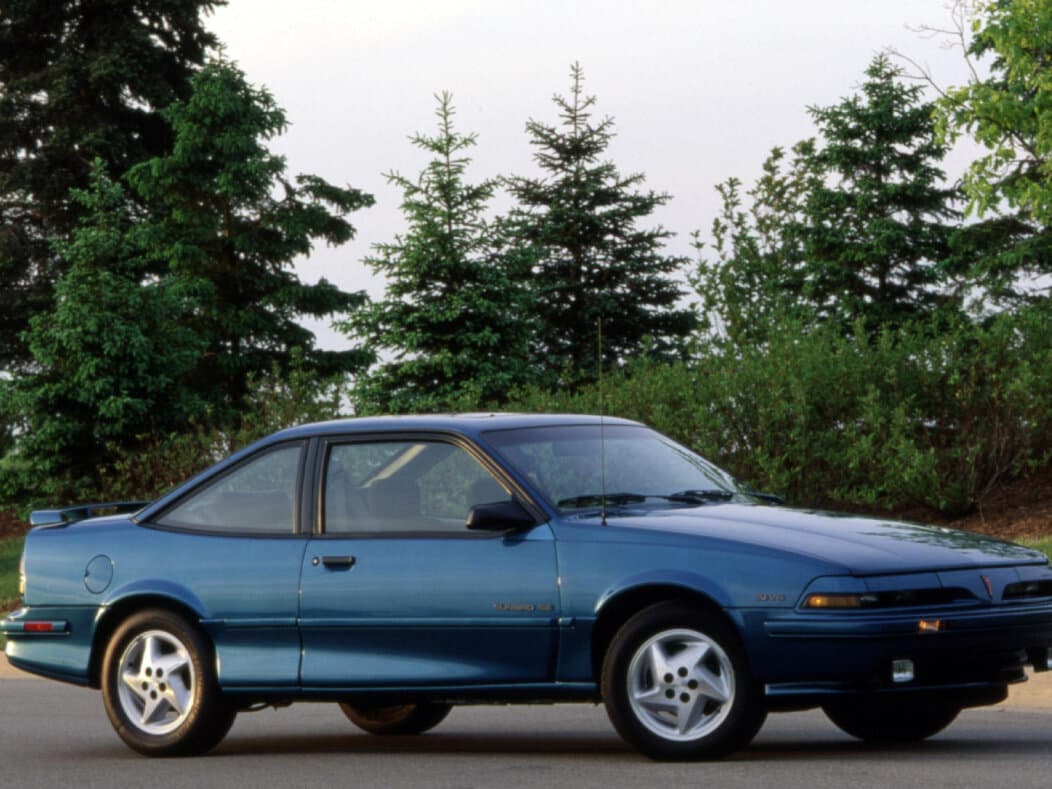 Pontiac Sunbird III — yandan görünüş
