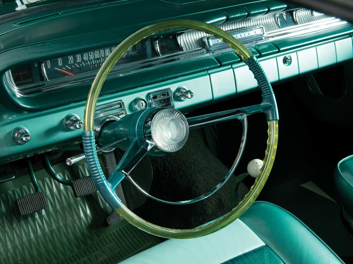 Pontiac Ventura I — Sükan