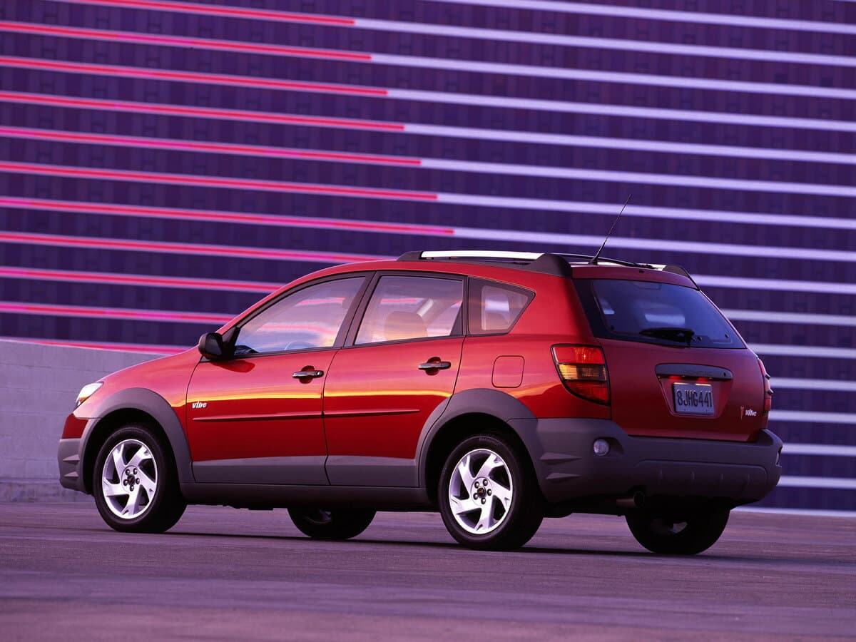 Pontiac Vibe I — 3/4 arxadan