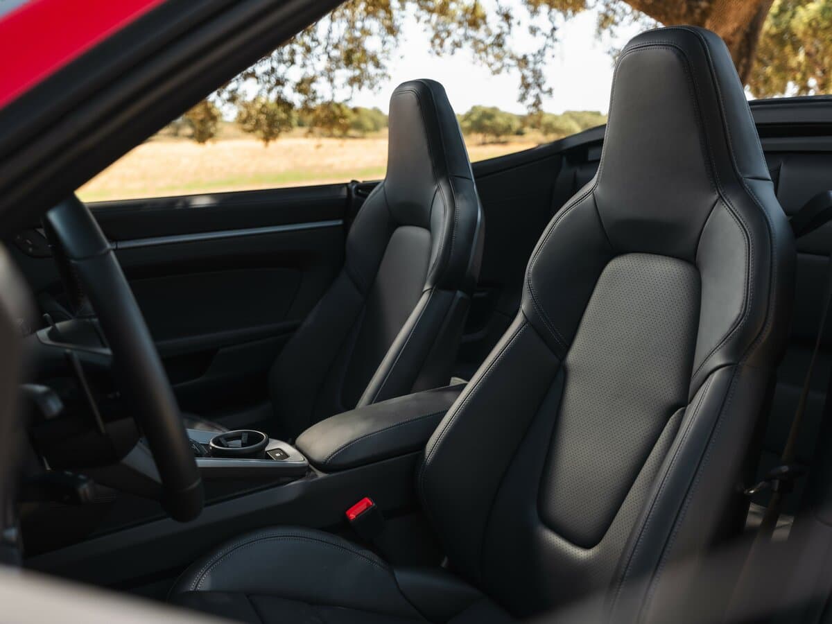 Porsche 911 VIII (992) Restayling — Salon, öndən