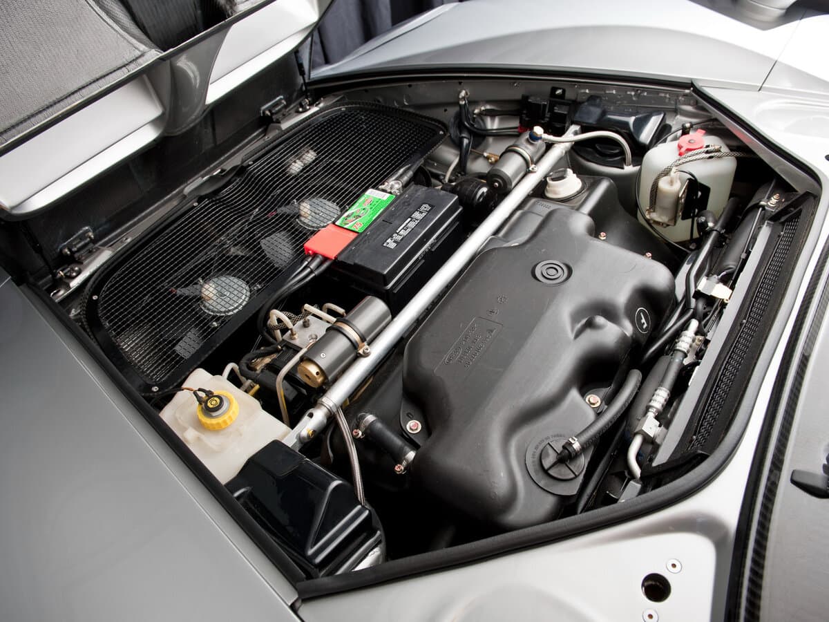 Porsche 911 GT1 996 — Salon, öndən