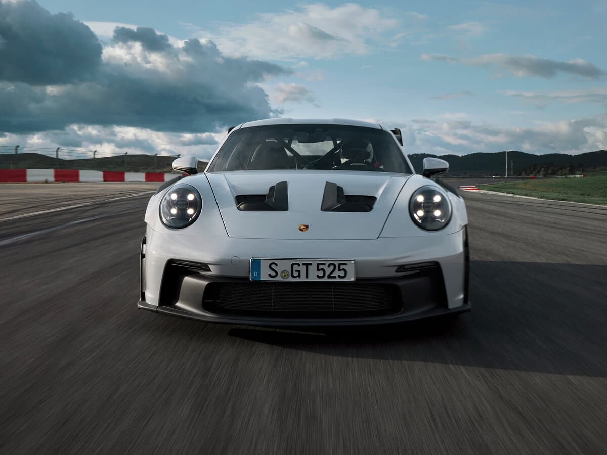 Porsche 911 GT3 992 — Öndən