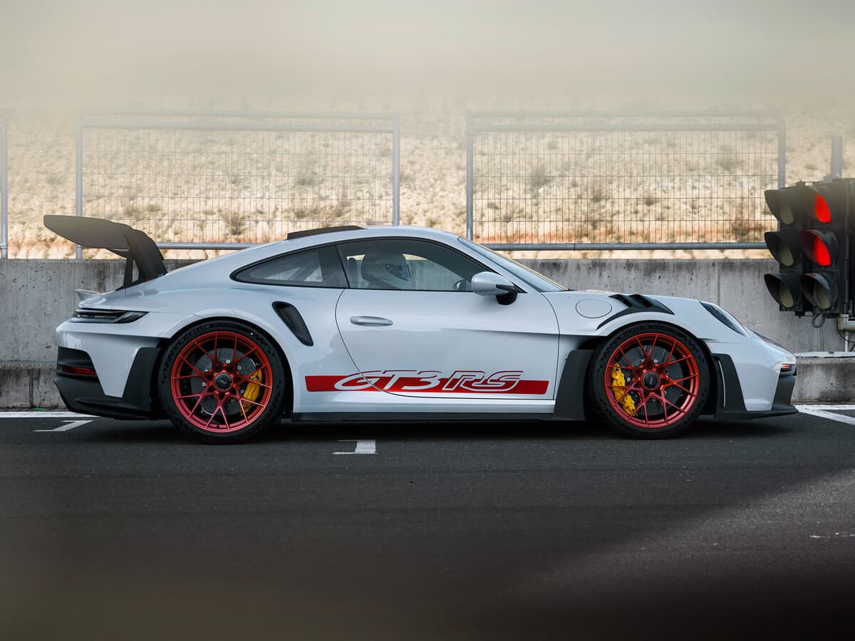 Porsche 911 GT3 992 — Yandan