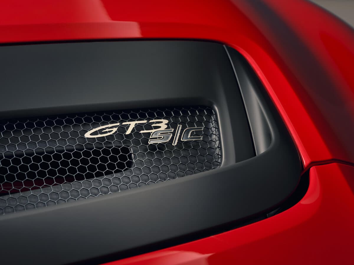 Porsche 911 GT3 992 Restayling — Salon, arxadan